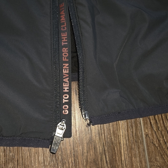 Rhone Men’s Performance Softshell Vest Size L Black Water Resistant Zip Front - Picture 12 of 14